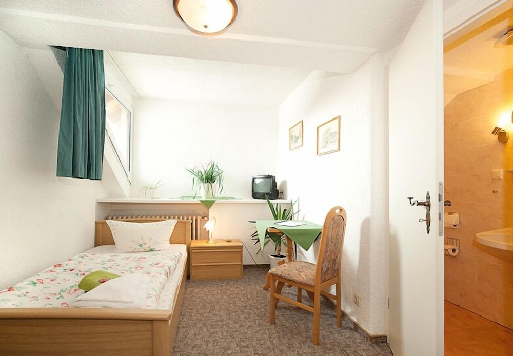 Double Room with Extra Bed photo 2