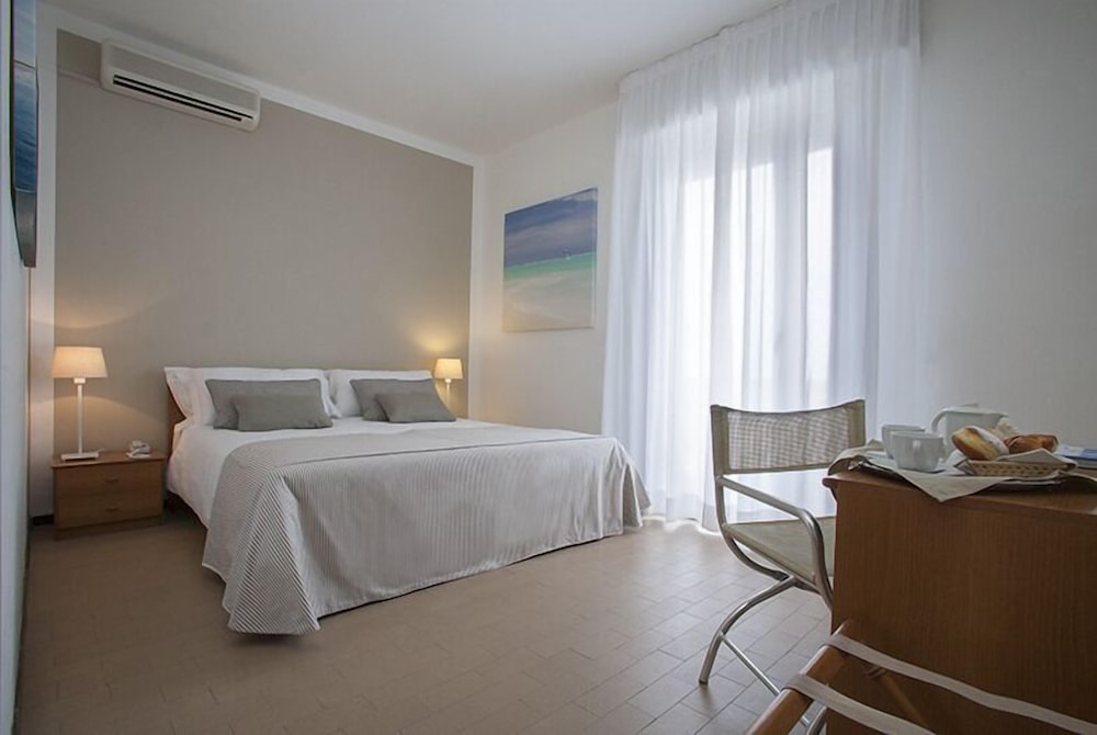 Standard Twin Room photo 1