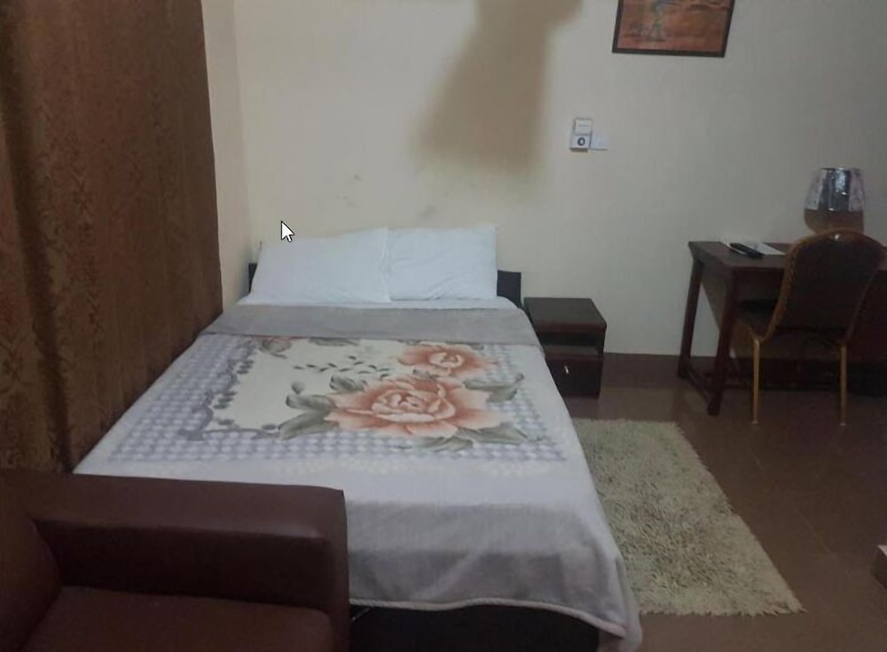 Standard Double Room photo 3
