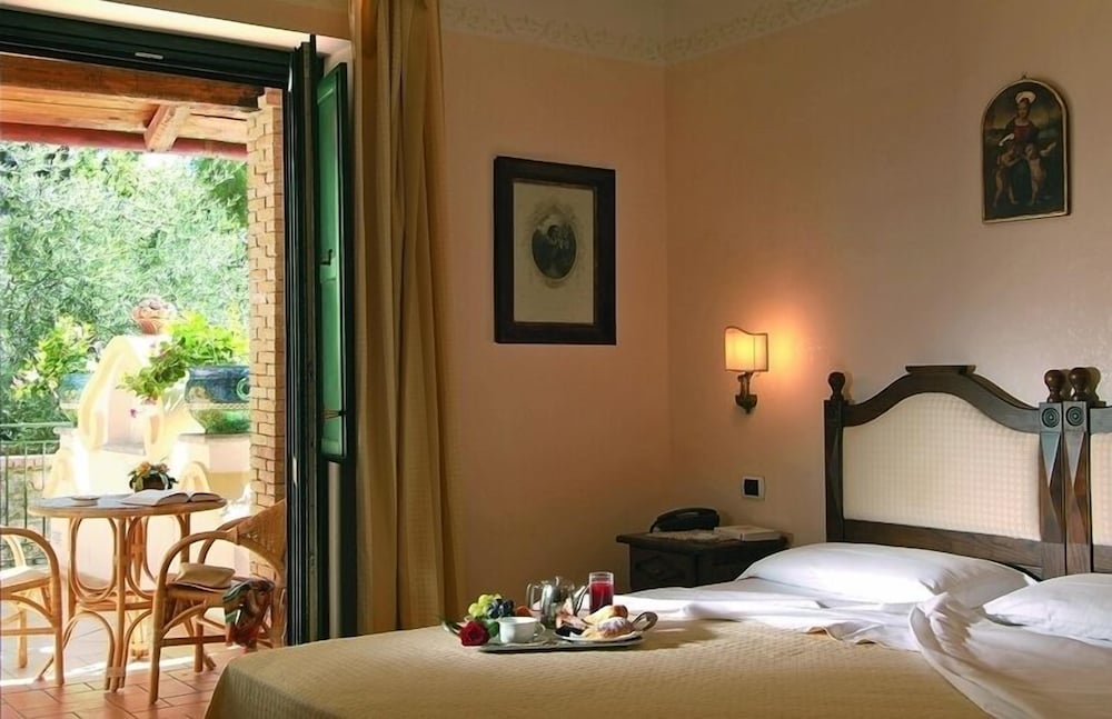 Superior Quadruple Room, Terrace, Park View
