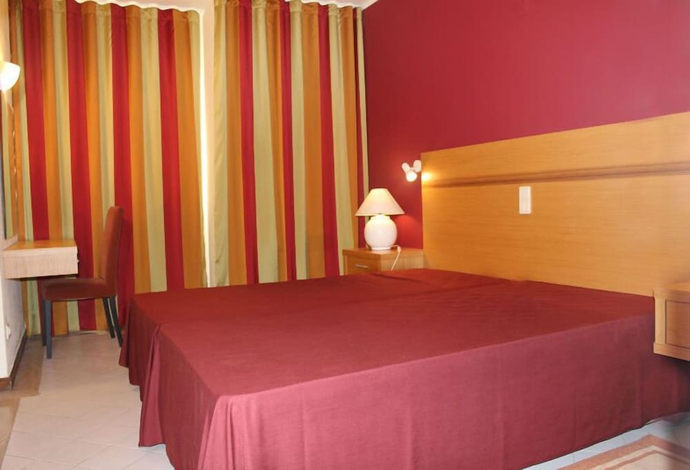 Apartment, 2 Bedrooms, Pool View photo 2
