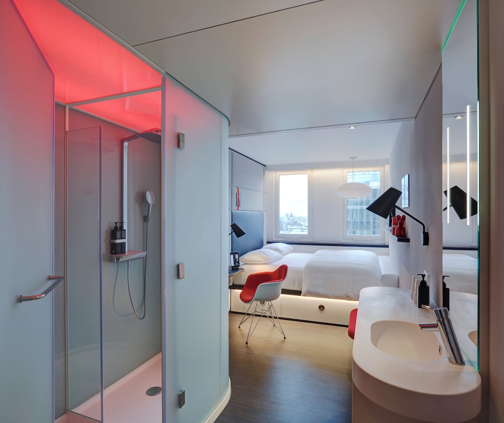 Room, 1 King Bed photo 2