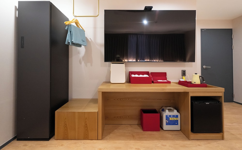 TWIN ROOM - Breakfast service + 1 FREE DRINK provided to guests photo 3