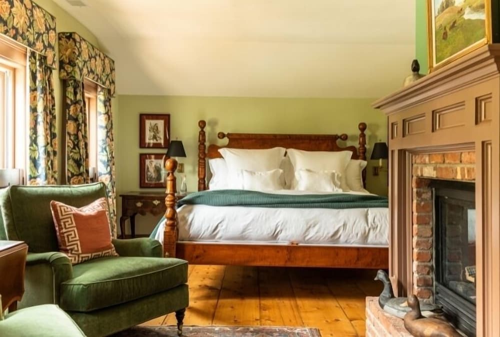 Room 2, Not Pet-friendly