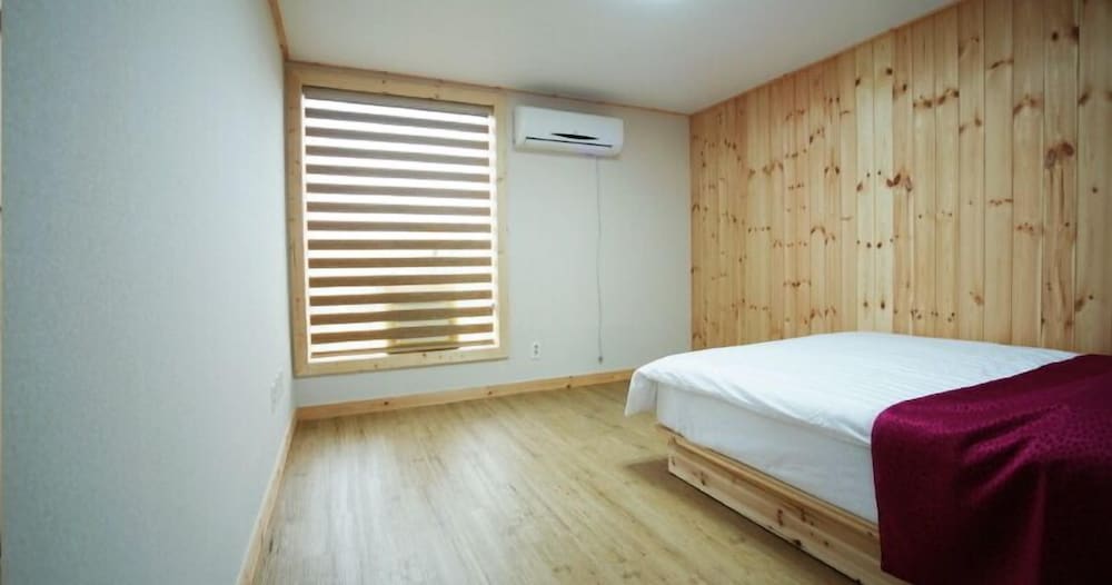 Darangswi Room for 2 (Extra guests fee KRW 10,000 per person onsite, Breakfast & Dinner on request) photo 2