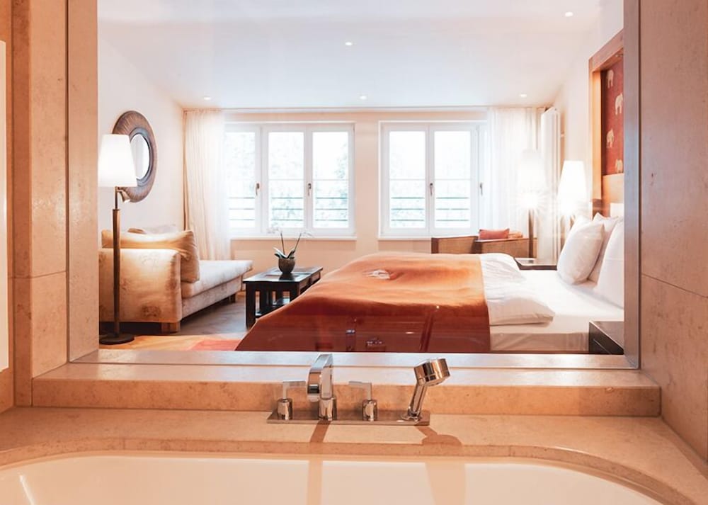 Juniorsuite Deluxe Hideaway photo 2
