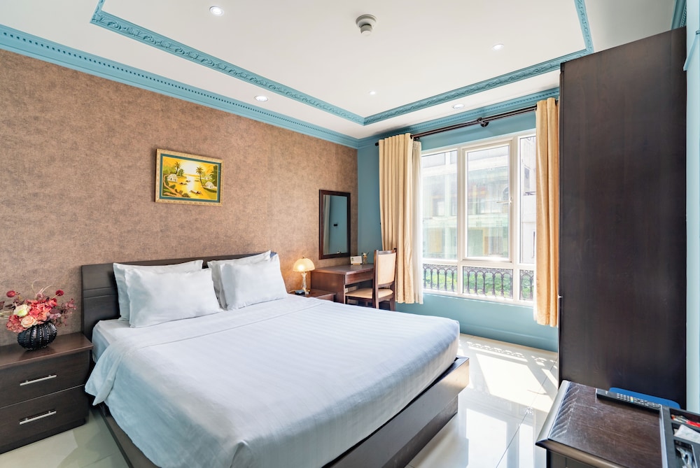 Superior Suite, City View
