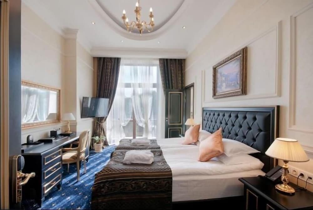 Deluxe Double or Twin Room photo 3