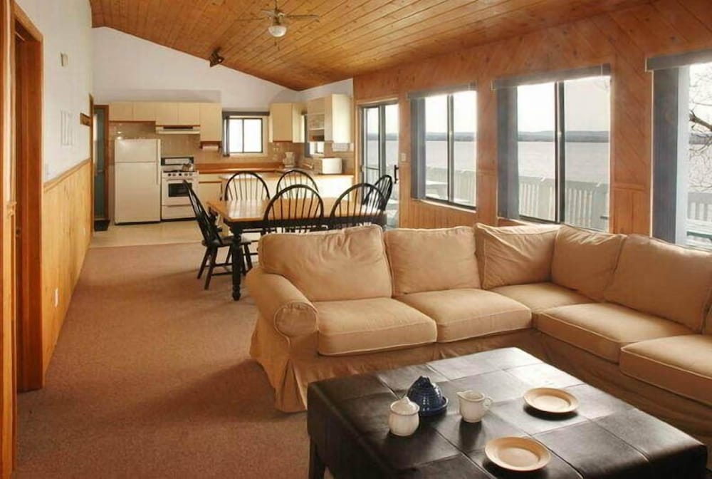 Deluxe Cottage, 3 Bedrooms, Fireplace, Lake View photo 1