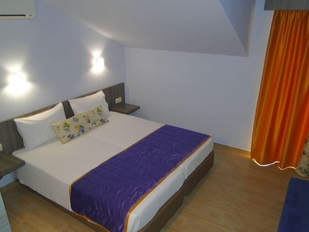 Basic Twin Room photo 3