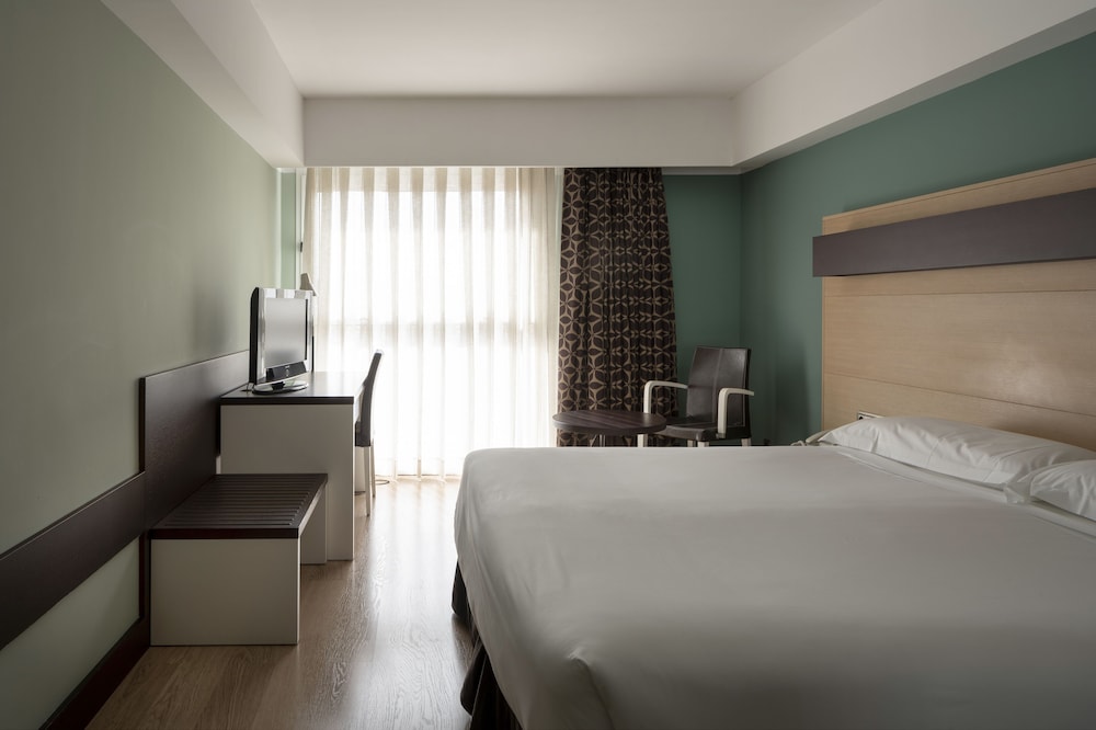 Double or Twin Room - Photo 4