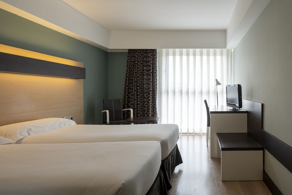 Double or Twin Room - Photo 1