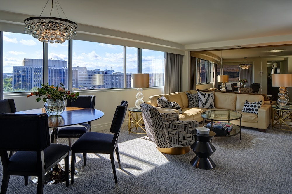 Suite, Park View - Photo 4