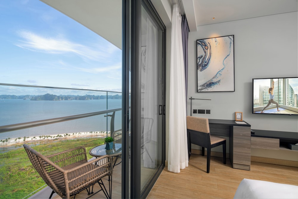 Premier Room, 2 Bedrooms (King) - Photo 9