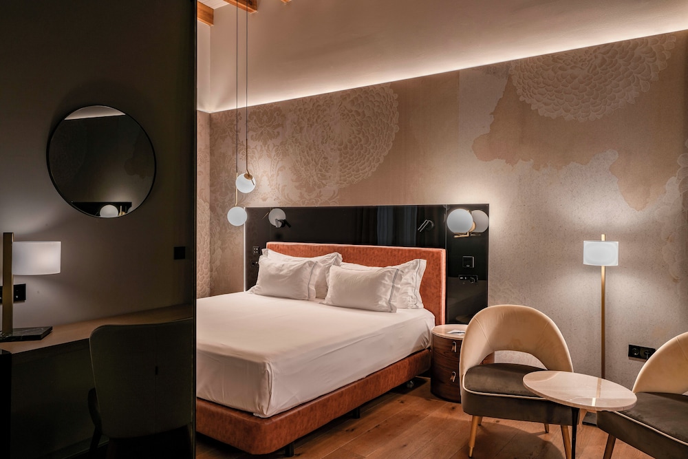 Grand Room (Deluxe)