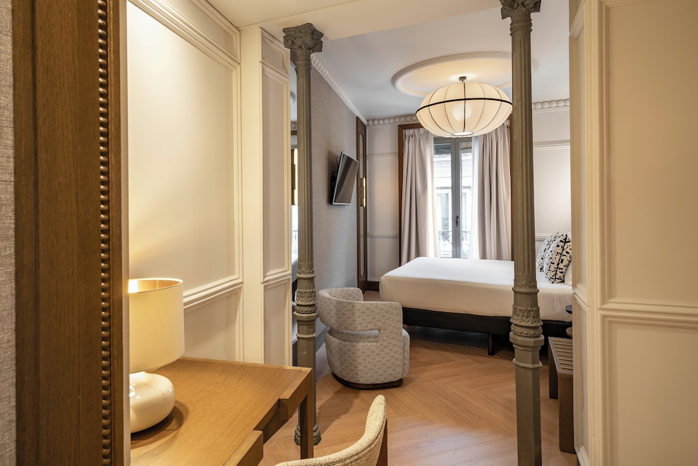 Superior room single use Barrio de las Letras view with balcony - Photo 8