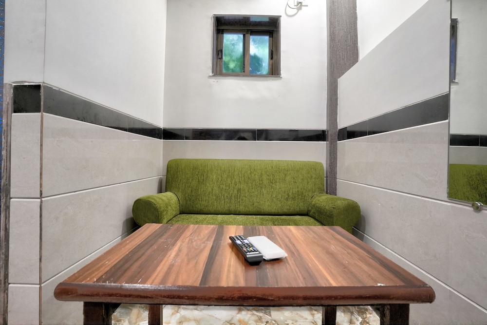 Family Room - Photo 10