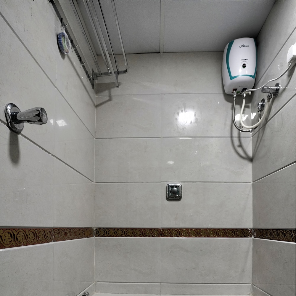 Deluxe Triple Room - Photo 10