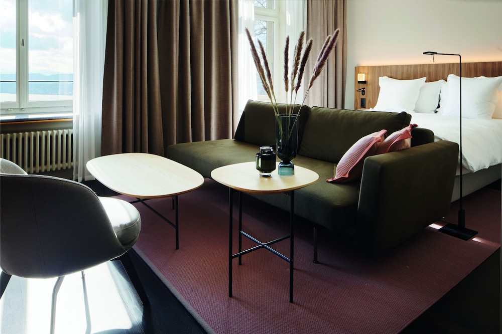 Deluxe Double Room thumbnail 6