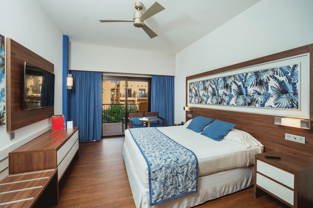 Double Room (Riu Party, U)