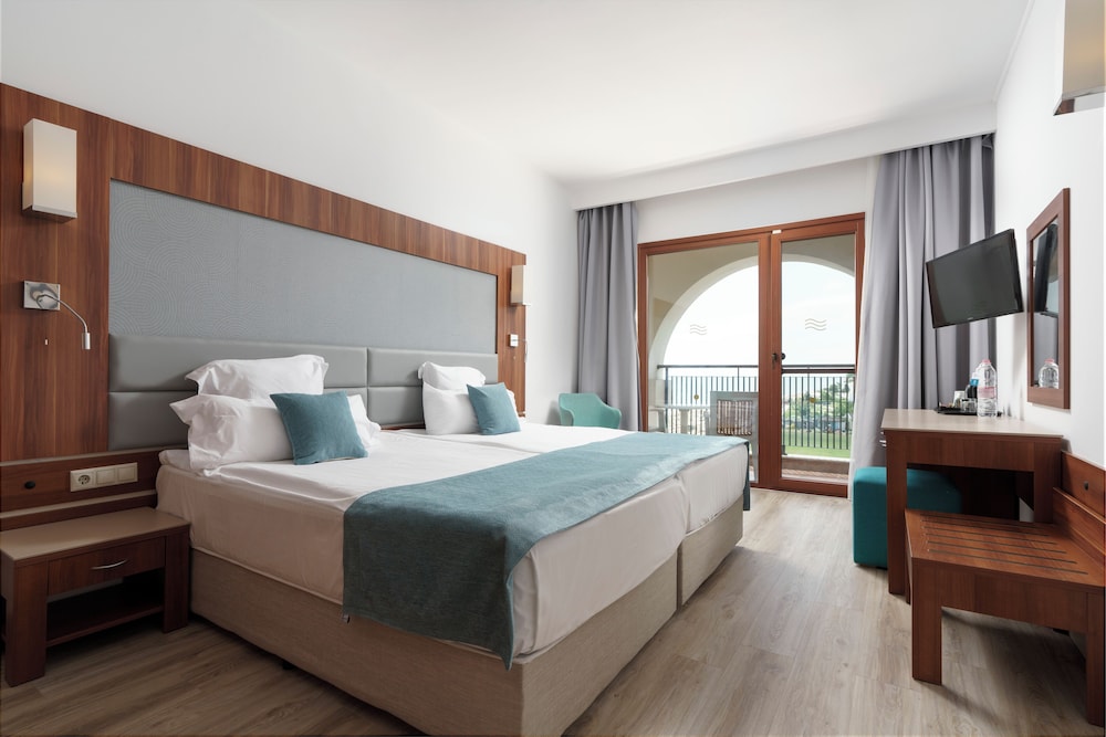 Double Sea View (3 Adults)