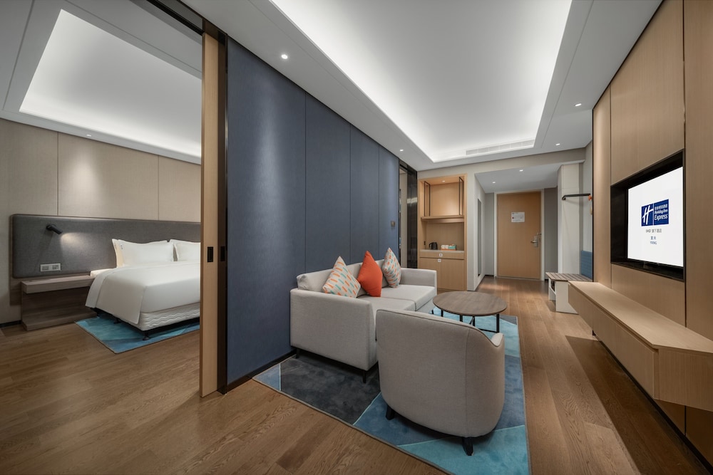 Suite, 1 King Bed (Kids Theme) - Photo 1