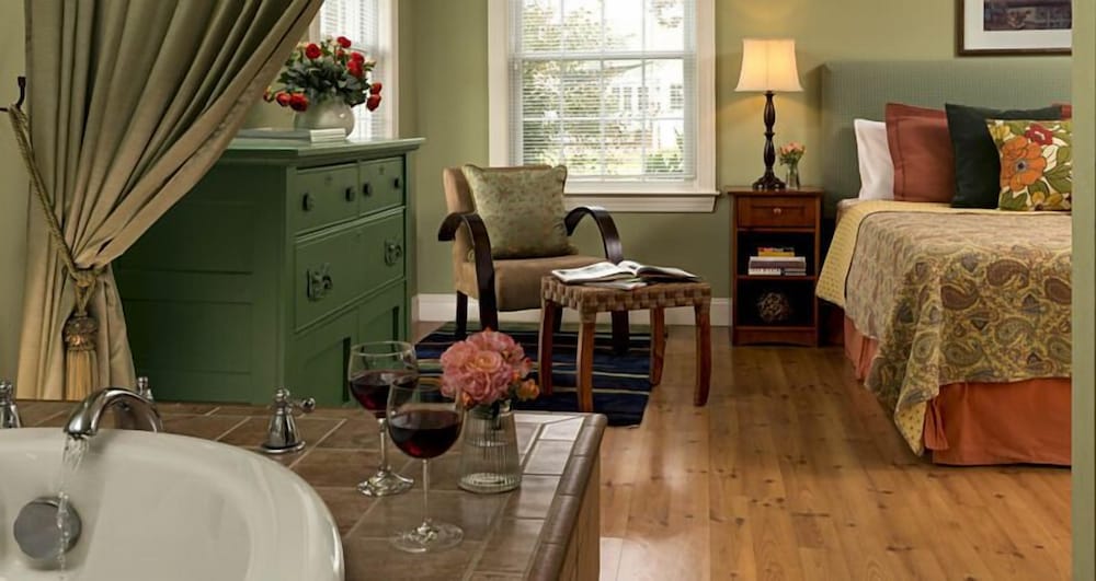 Island Cottage photo 1