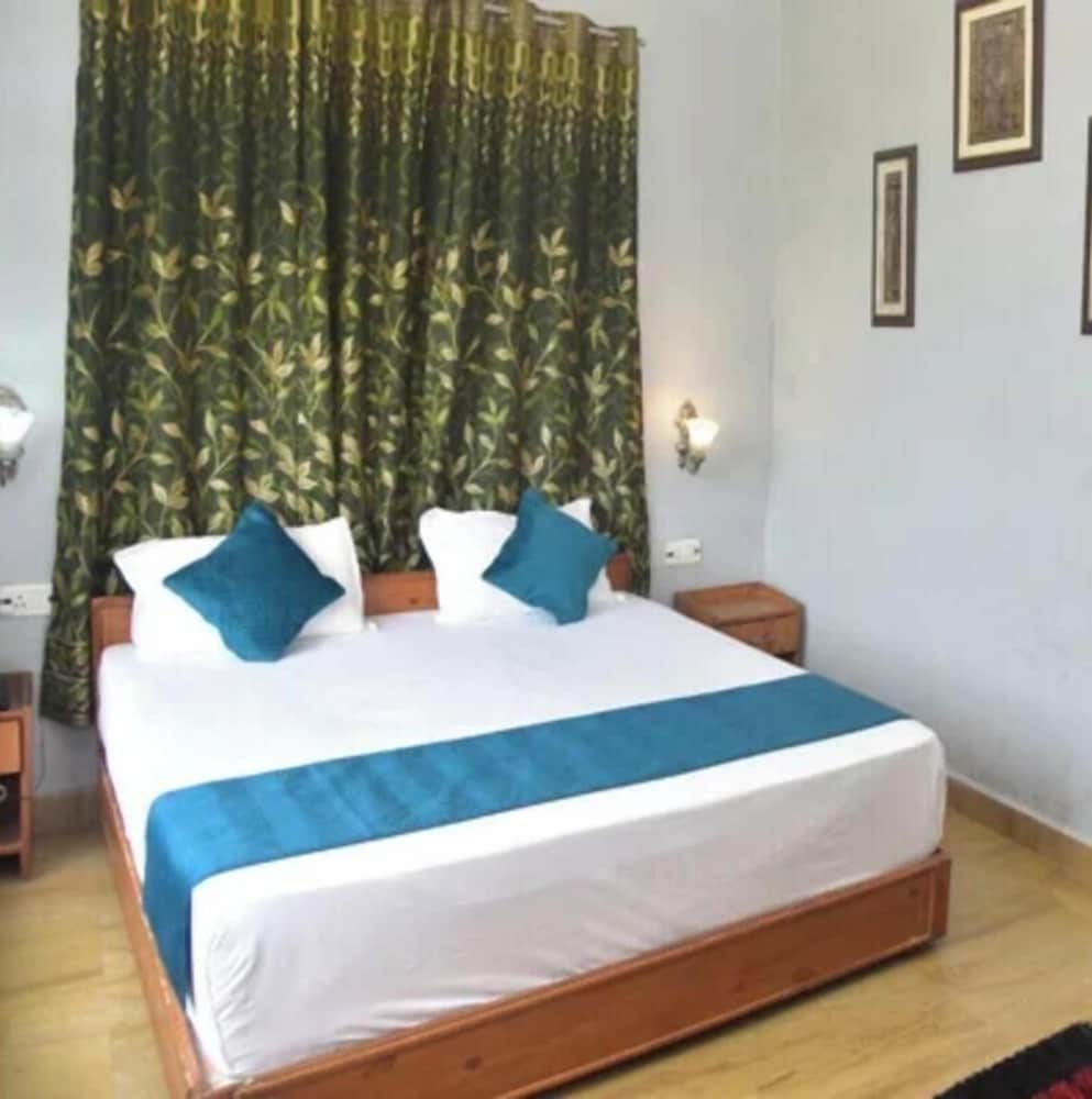 Double Room, Hill View