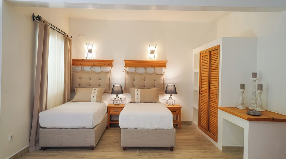 Basic Double or Twin Room photo 1