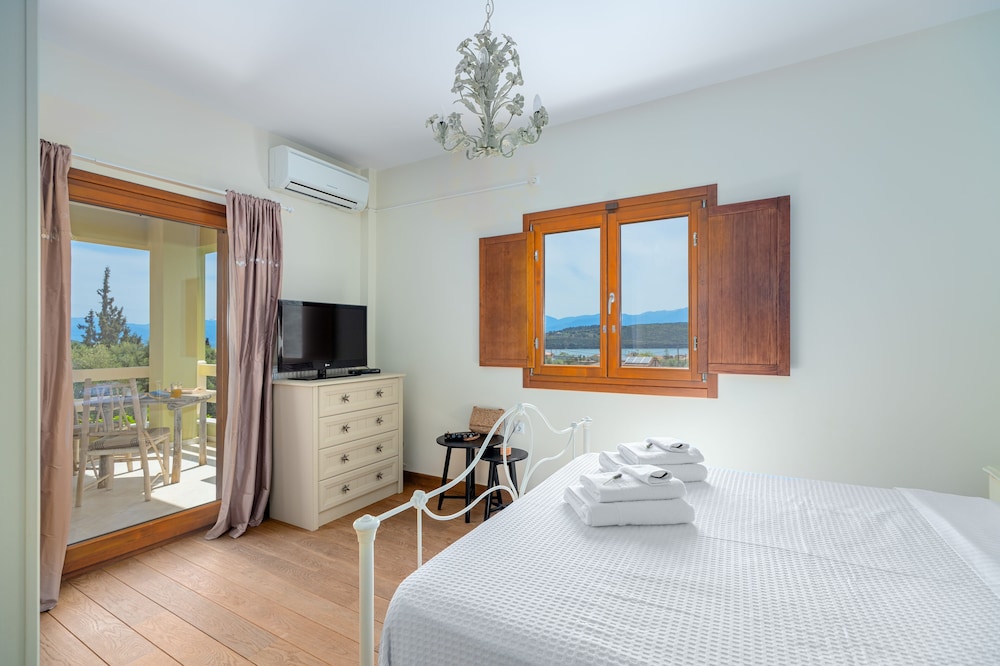 Villa, 5 Bedrooms, Private Pool, Sea View photo 1