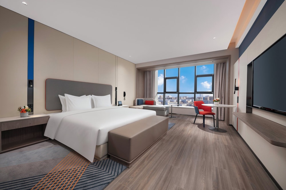 Standard Room, 1 King Bed photo 2