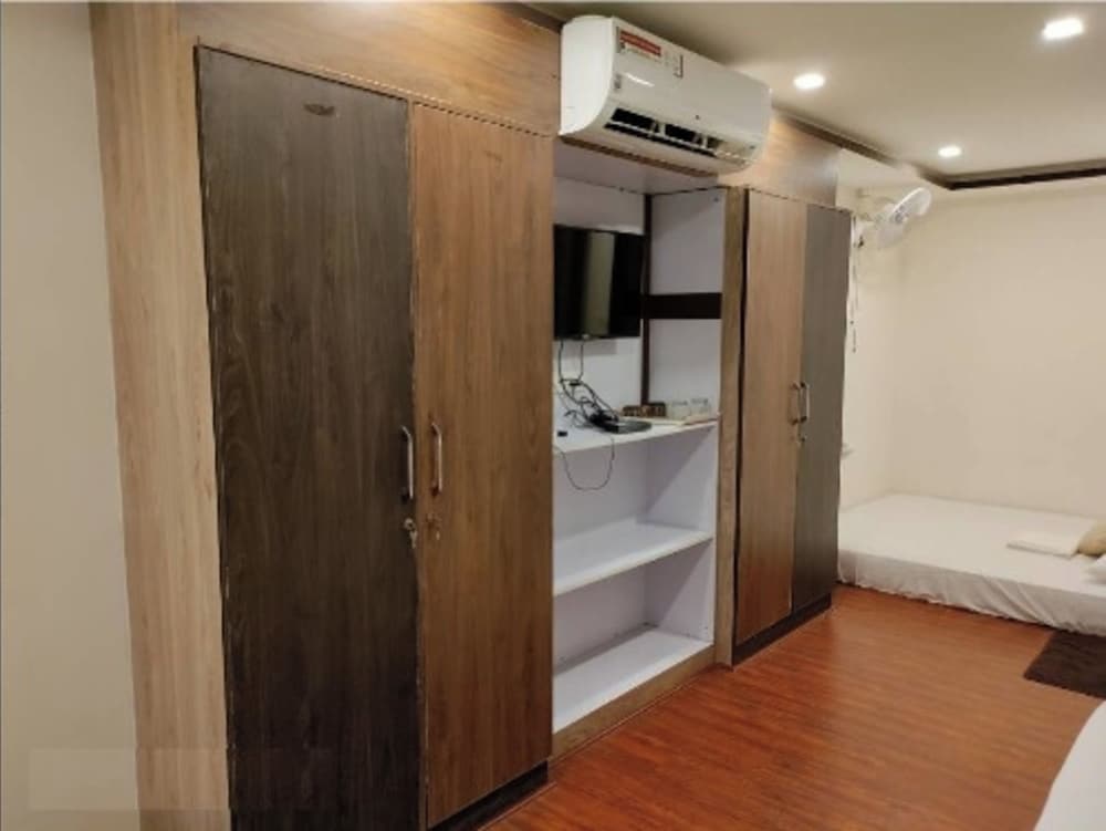 Basic Quadruple Room photo 2