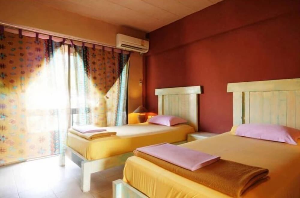Standard Twin Room photo 2