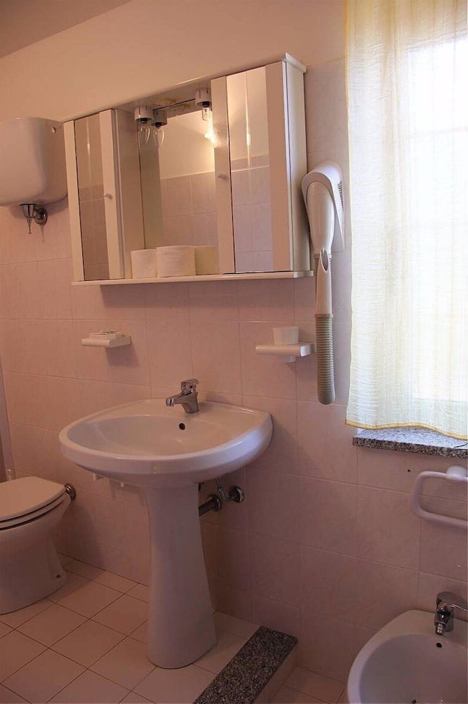 Deluxe Quadruple Room photo 2