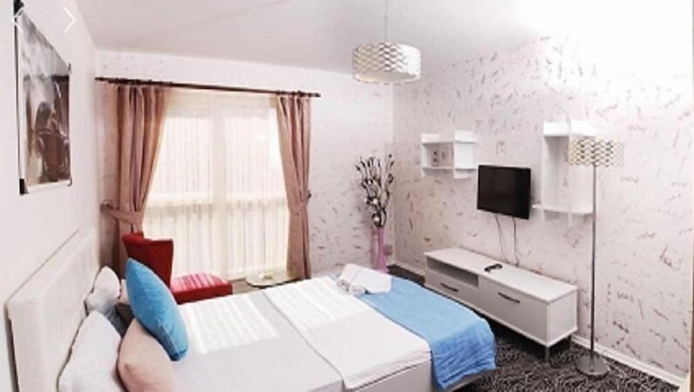 Luxury Suite, Partial Ocean View photo 2