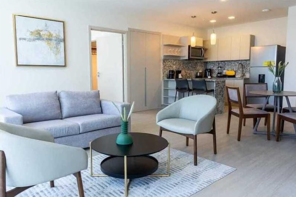 Business Condo, 1 Bedroom photo 1