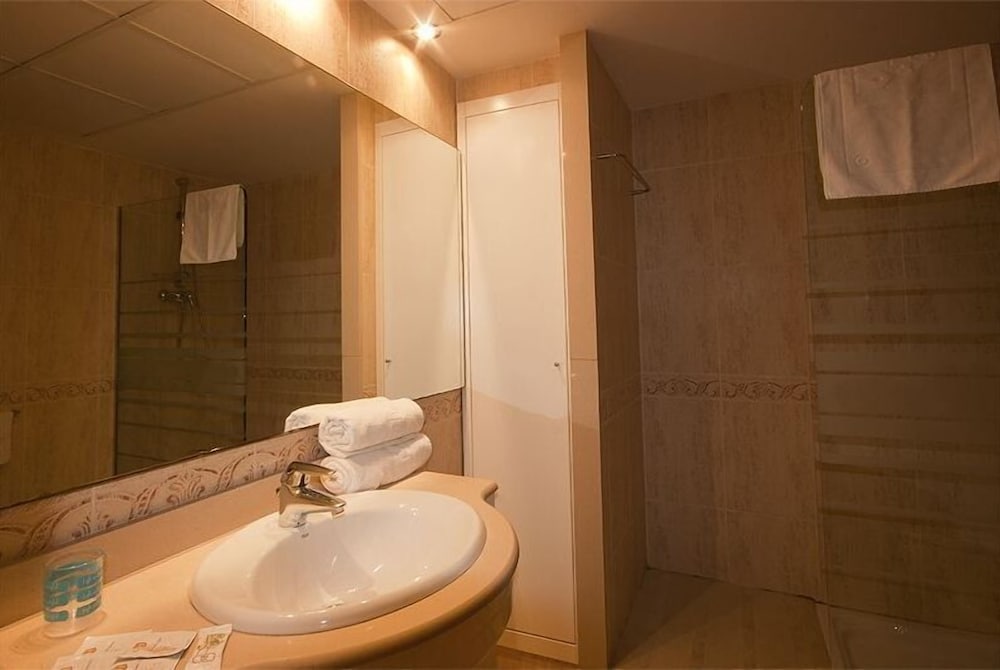 Apartment, 2 Bedrooms, Terrace (5 Adults) photo 3