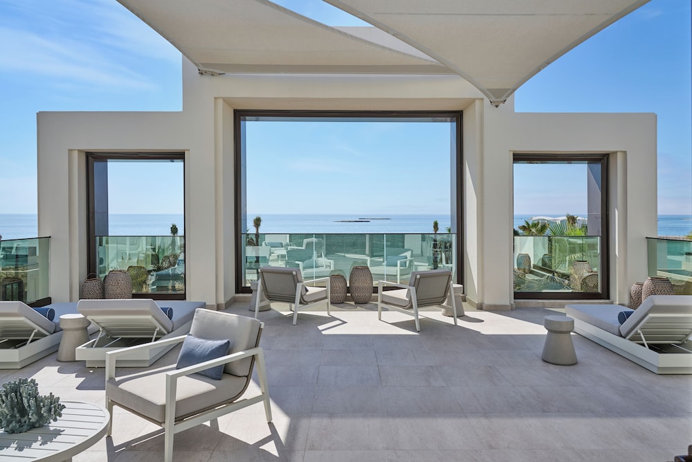 Suite (Sunset)