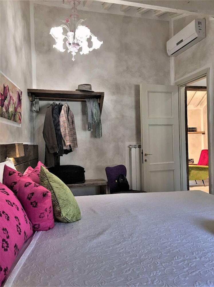 Design Suite, 1 Bedroom (2)