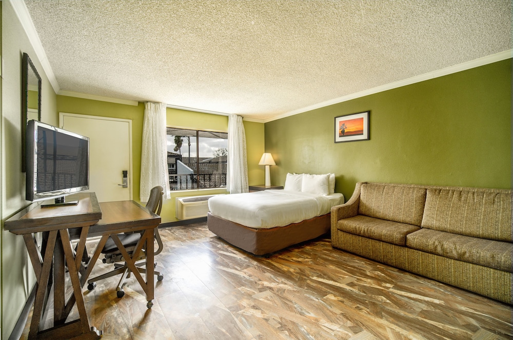 Deluxe Triple Room photo 1
