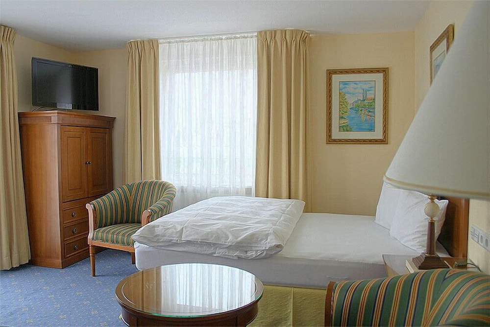 Classic Single Room