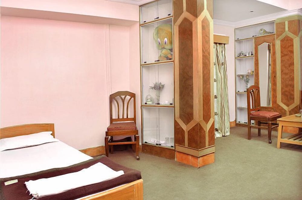 Economy Room, 1 Double Bed, Smoking photo 1