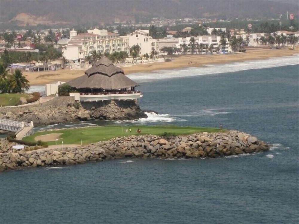 Exclusive Condo, 1 Bedroom, Beach View photo 1