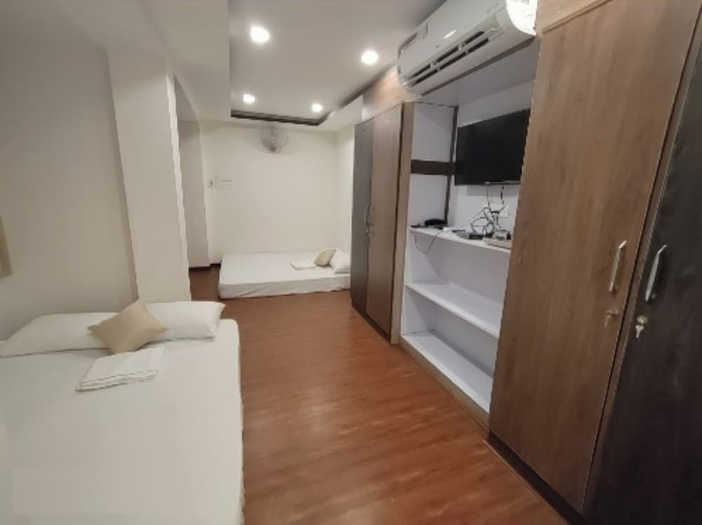 Basic Quadruple Room