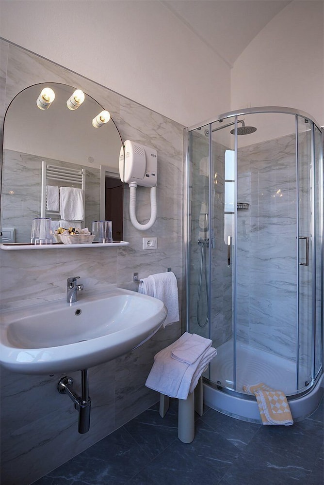 Classic Single Room