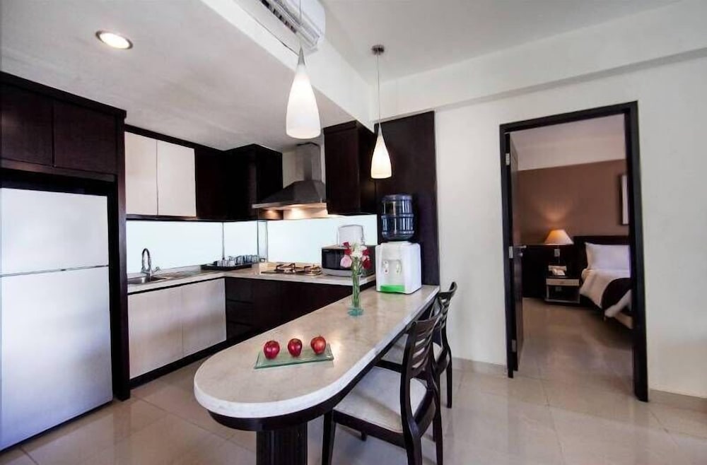 3 Bedroom Suite - Photo 5