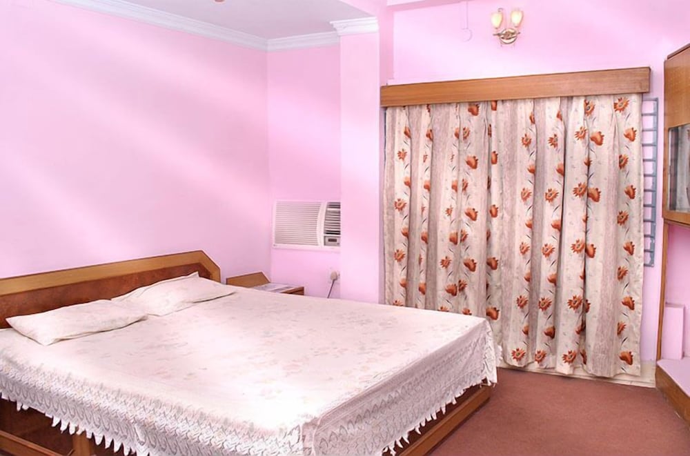 Standard Suite, 2 Double Beds, Smoking photo 1