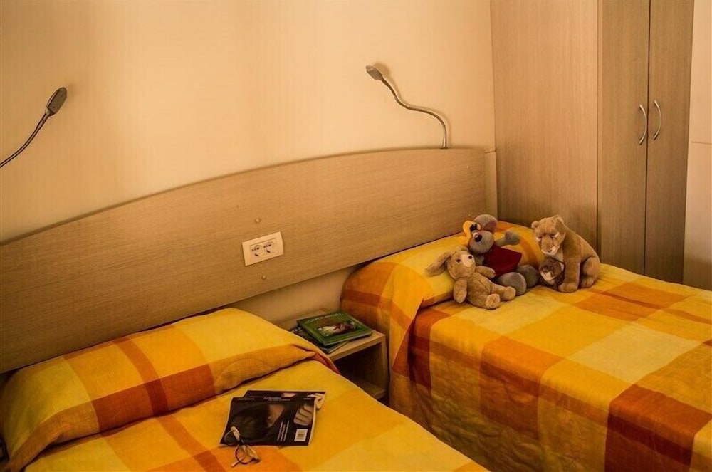 Standard Mobile Home photo 3