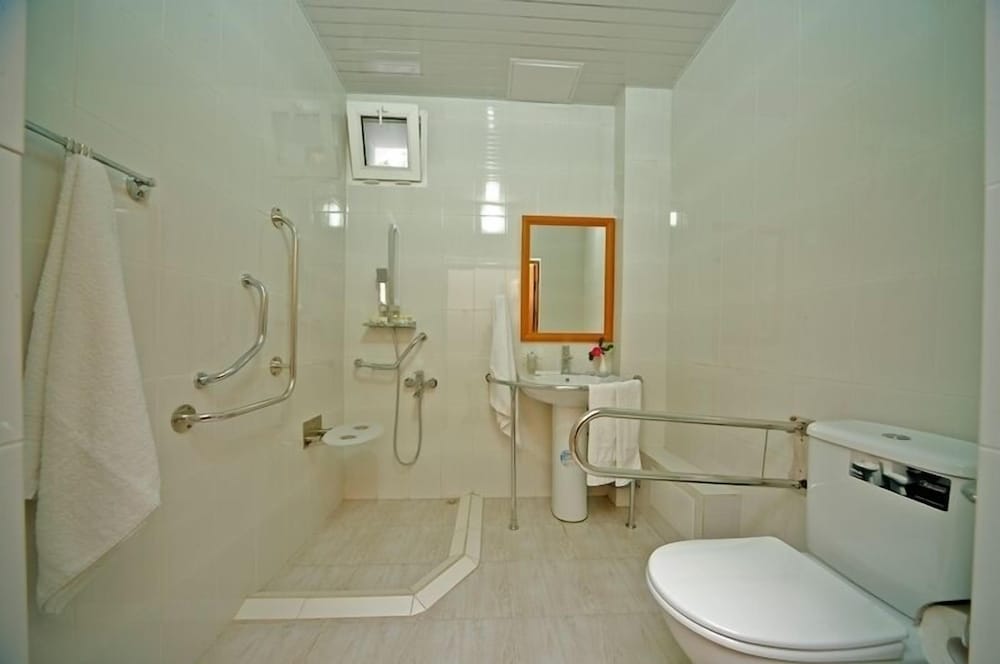 Standard Room (For Disabled People) photo 2