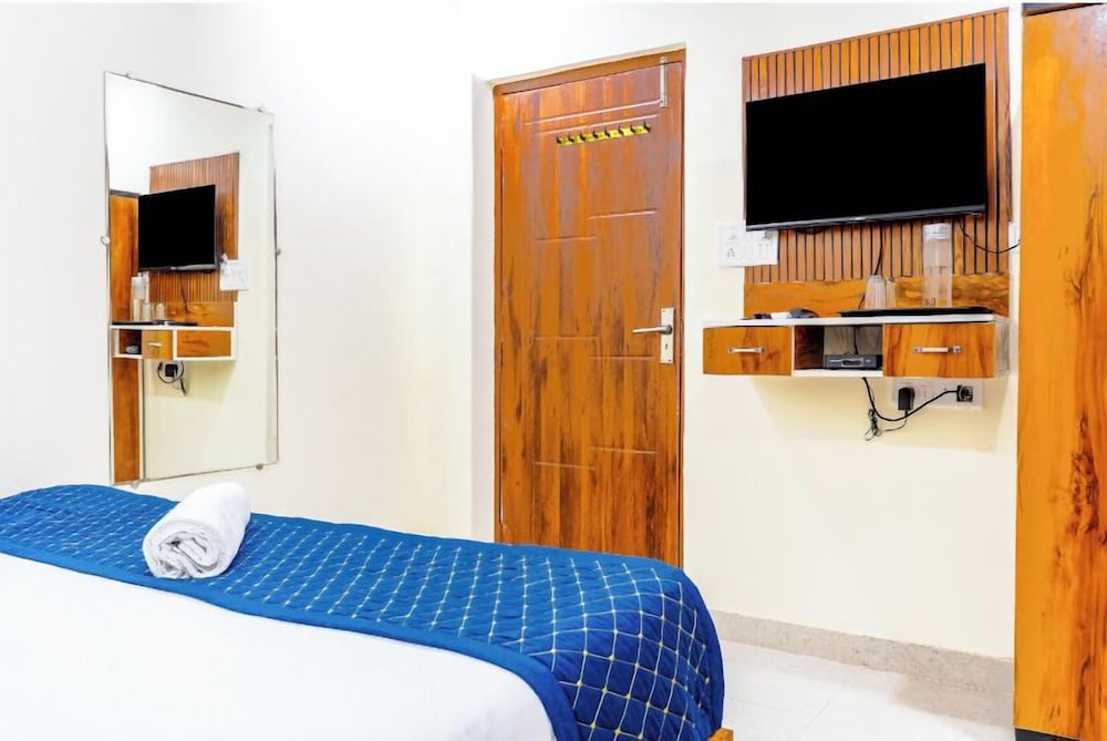 Deluxe Room - Photo 6